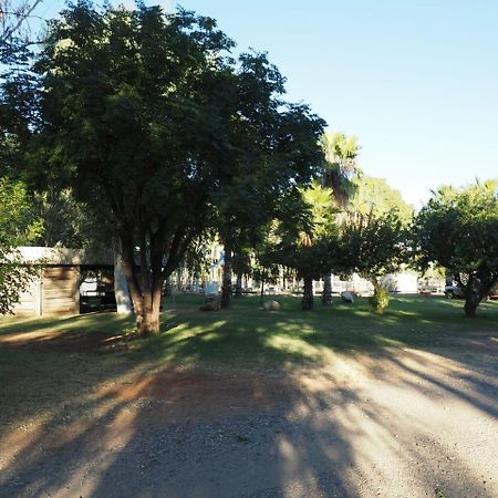 אליס ספרינגס Heritage Caravan Park מראה חיצוני תמונה