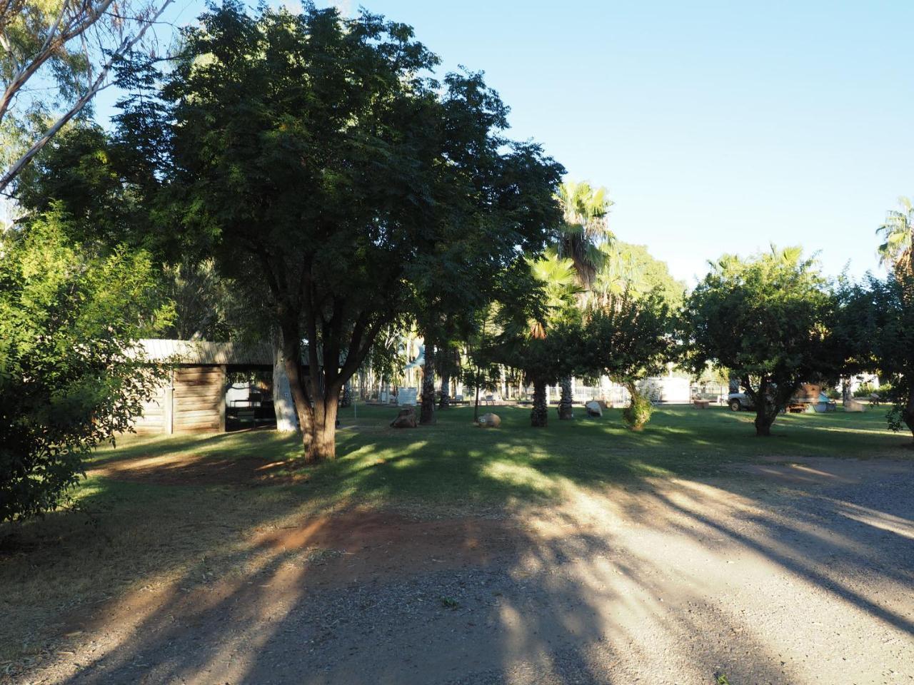 אליס ספרינגס Heritage Caravan Park מראה חיצוני תמונה
